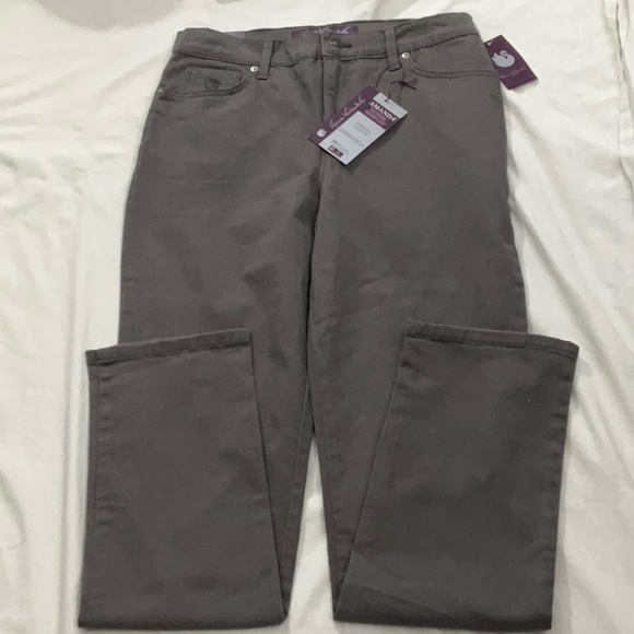 Gloria Vanderbilt Amanda Super Stretch Jeans - Picture 6 of 6